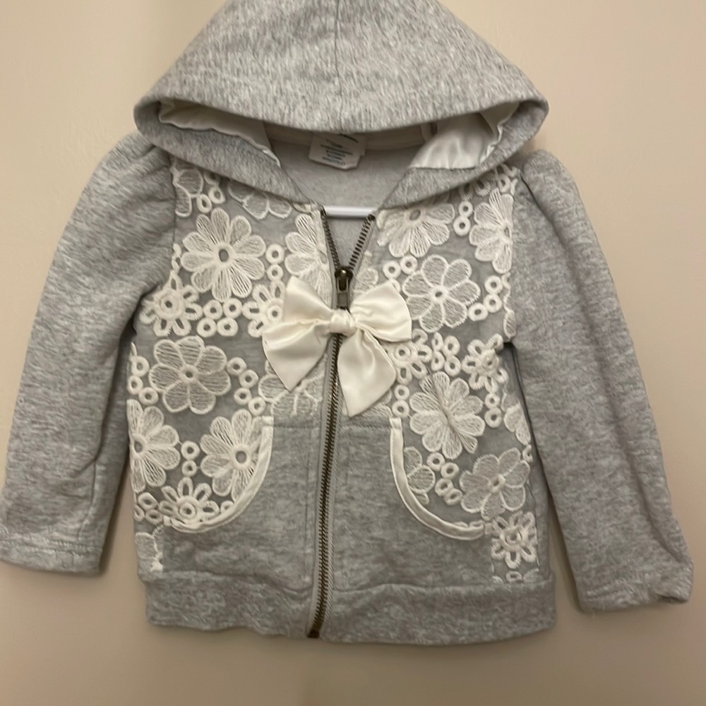5/$25 Emma’s Garden Gray Full Zip Hoodie with White Embroidered Flowers Size 18M